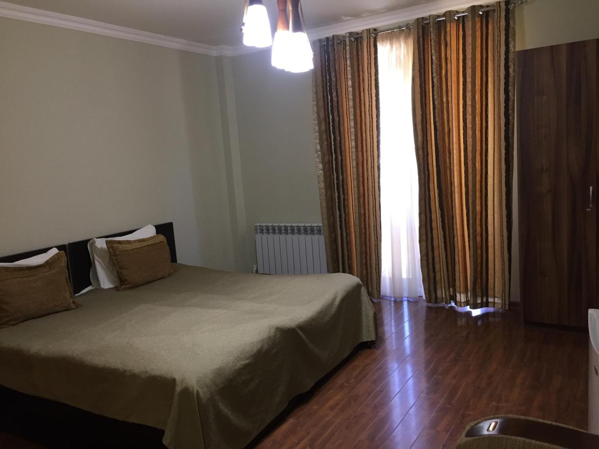Hotel Central Jermuk Exteriör bild