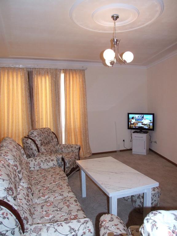 Hotel Central Jermuk Rum bild