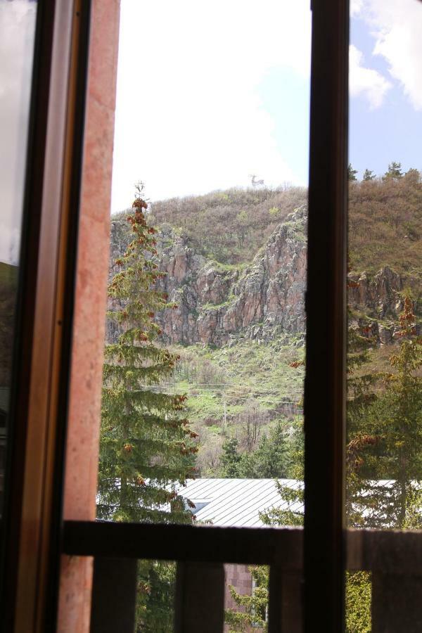 Hotel Central Jermuk Exteriör bild